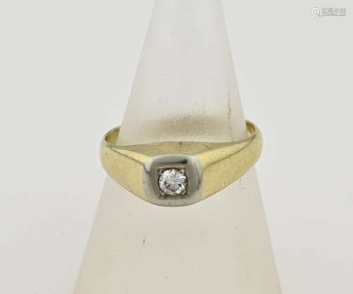 Gold men's ring with diamond