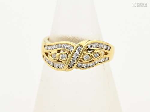 Gold ring with diamonds