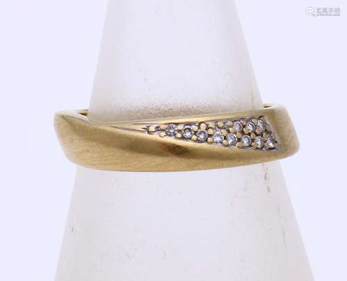 Gold ring, matte with diamond