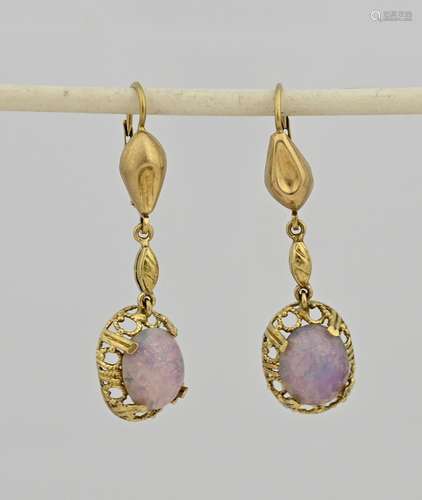 Earrings with opal