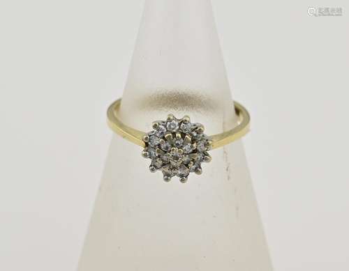 Gold entourage ring with diamond