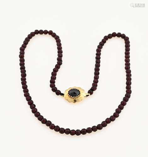 Garnet necklace with gold clasp