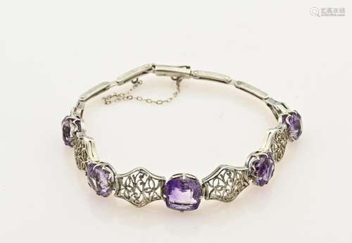 Silver bracelet with amethyst