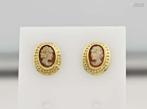 Gold earrings with cameo