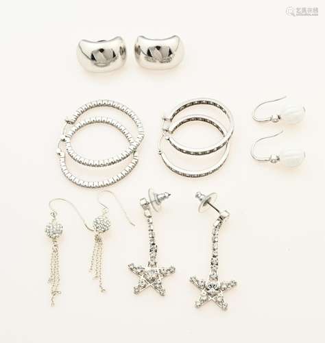 Lot ear studs