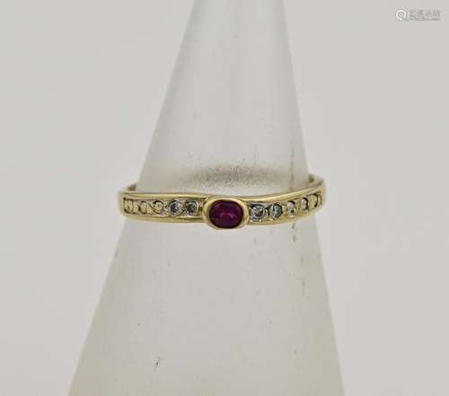 Gold ring with ruby and diamond