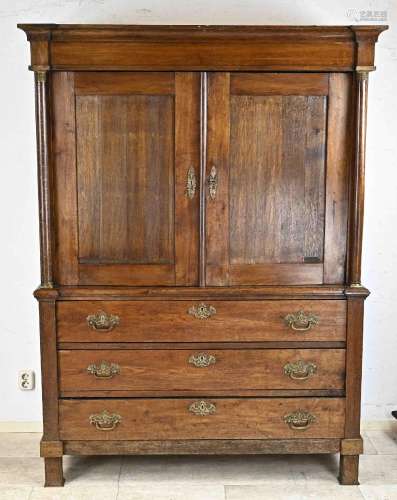 Antique oak cabinet, 1800