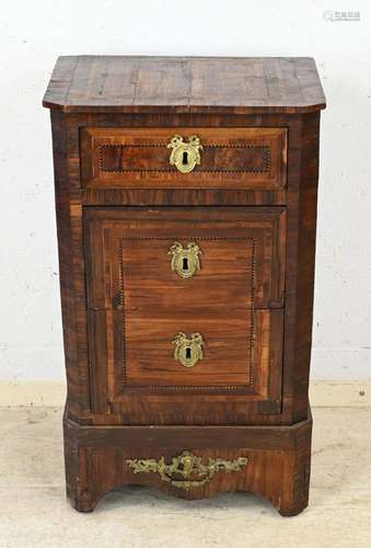 French chest of drawers