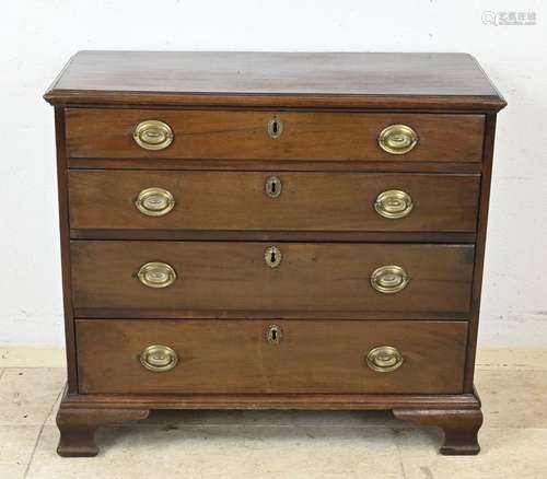 4-drawer chest of drawers