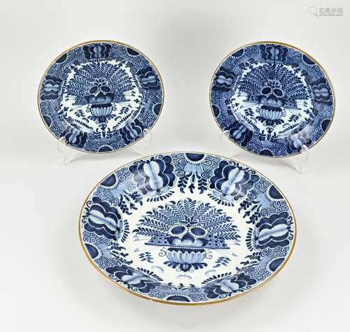 Three antique wall dishes Ø 34 - 40 cm.