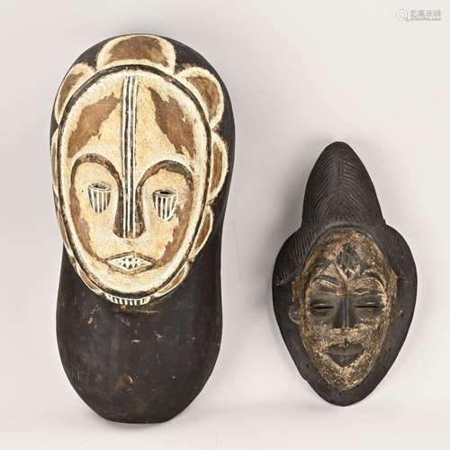 2x African mask