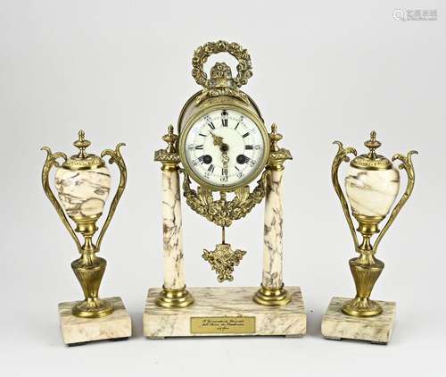 Antique 3-piece French clock set, 1900