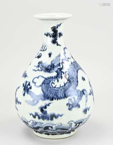 Chinese dragon vase, H 30.5 cm.