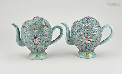 Set of Chinese jugs, H 16 cm.