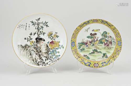 Two Chinese plates Ø 21 - 22 cm.