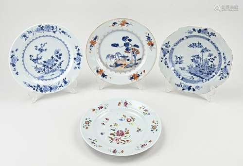 4 Chinese plates Ø 23 - 24 cm.