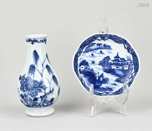 Two parts of Chinese porcelain