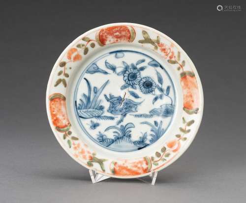A BLUE AND WHITE \'DEER AND CHRYSANTHEMUM\' PORCELAIN DISH, ...