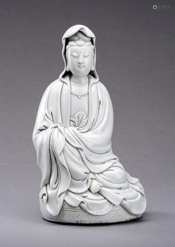 A DEHUA FIGURE OF GUANYIN, QING DYNASTY