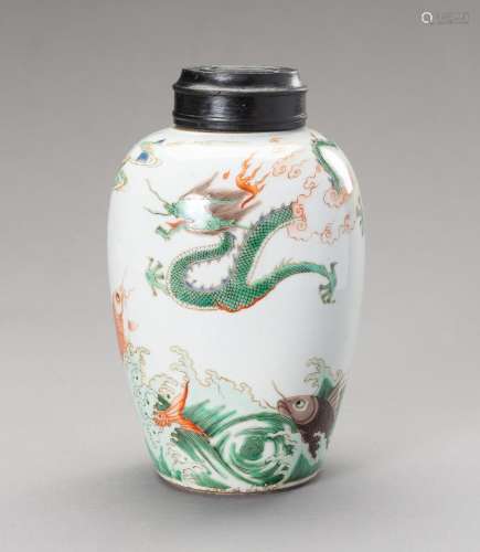 A FAMILLE VERTE \'DRAGON AND CARP\' JAR, LATE QING DYNASTY