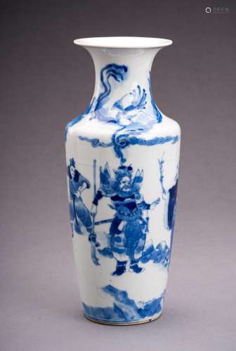 A BLUE AND WHITE PORCELAIN VASE, LATE QING DYNASTY