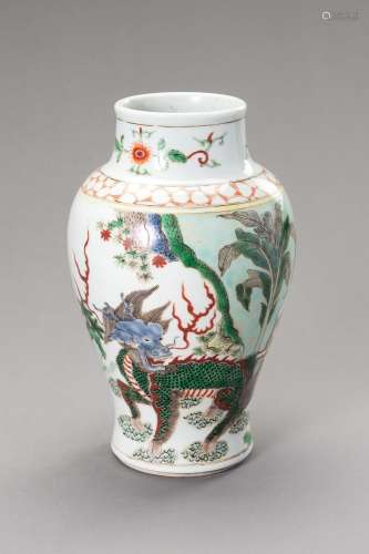 A FAMILLE VERTE \'QILIN\' BALUSTER VASE, LATE QING TO REPUBL...