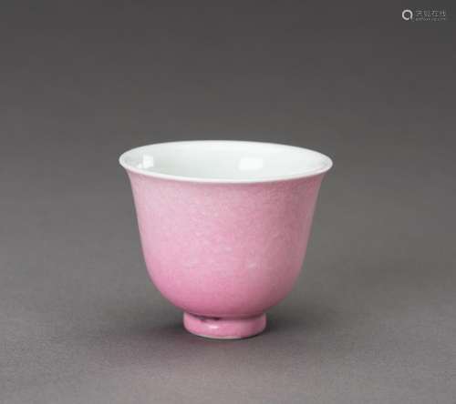 A KANGXI STYLE PINK GLAZED PORCELAIN CUP, 1900s