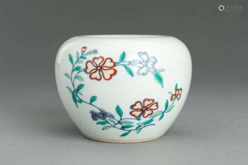 A DOUCAI PORCELAIN WATERPOT, PINGGUOZUN, c. 1920s