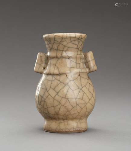 A SMALL GE-TYPE VASE, TOUHU, c. 1920s