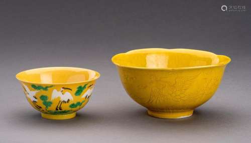 A LOT WITH TWO YELLOW GROUND PORCELAIN BOWLS