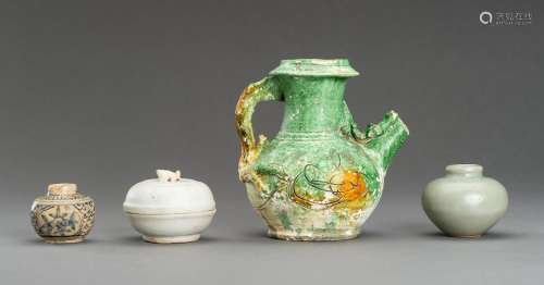 † A MIXED LOT WITH FOUR CERAMIC VESSELS