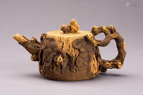 AN YIXING ZISHA \'TREE STUMP\' TEA POT