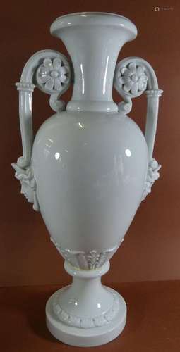 GROSSE HENKELVASE, WEISS, BLAUMARKE MIT KRONE UND N, H-34 CM