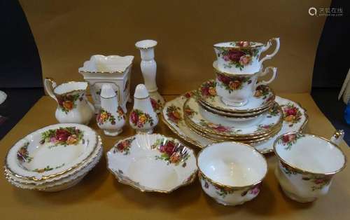 21 SERVICETEILE "ROYAL ALBERT" OLD COUNTRY ROSES