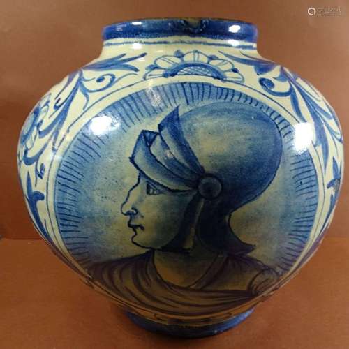 GR. FAYENCE,-VASE MIT PORTRAIT EINES CONDOTTIERI