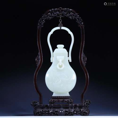 Hetian jade all the way to Lianke Tiliang vase