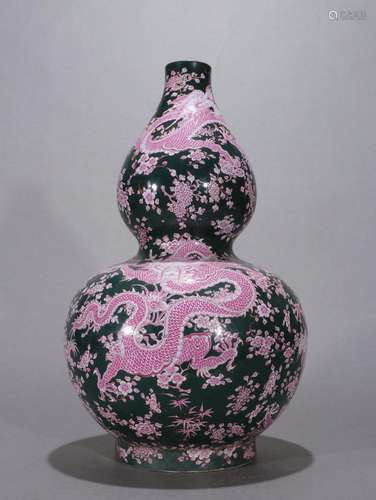 Ink-ground Carmine-Glazed Xianglong Playing Flower Gourd Vas...