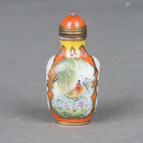 A FAMILLE ROSE PORCELAIN SNUFF BOTTLE