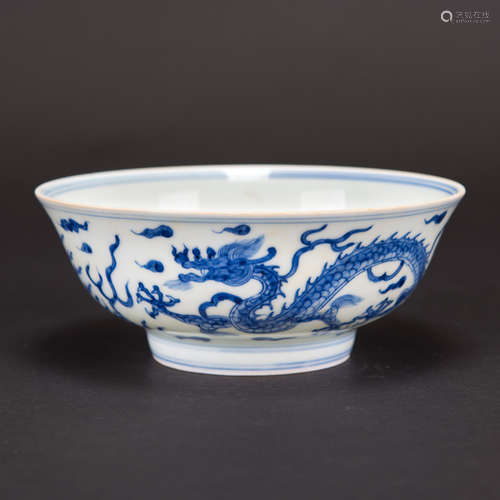 A BLUE AND WHITE 'DRAGON' BOWL, CHENGHUA MARK