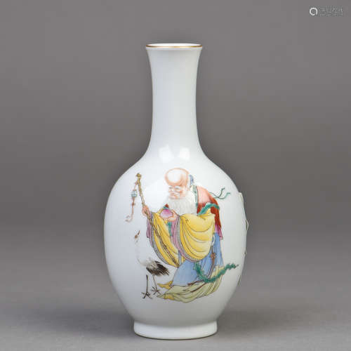 A CHINESE FAMILLE ROSE VASE