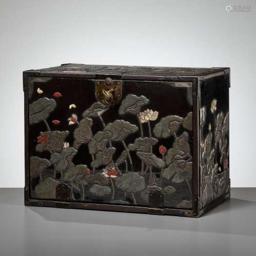 A RITSUO STYLE CERAMIC-INLAID AND LACQUERED WOOD KODANSU (CA...