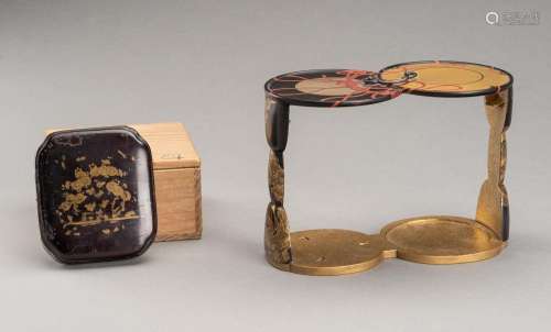 A LOT WITH A DRUM SHAPED LACQUERED SAKE SET AND A LACQUER BO...