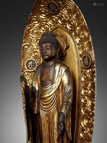 A LACQUER-GILT WOOD FIGURE OF AMIDA NYORAI, EDO