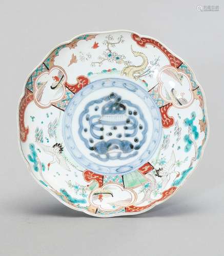 A FINE IMARI PORCELAIN PLATE