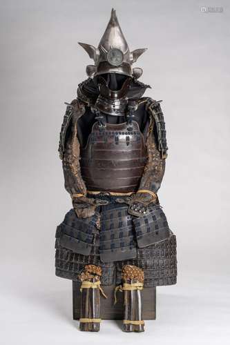 A SUIT OF ARMOR WITH KABUTO