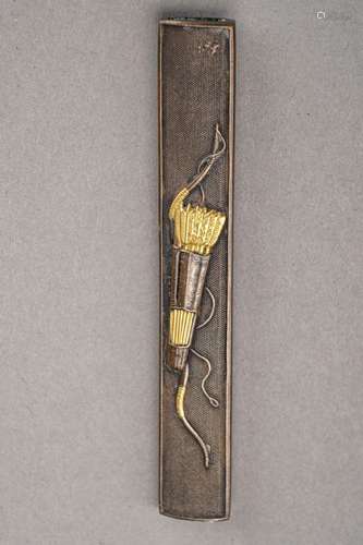 A SHIBUICHI AND GOLD KOZUKA WITH ARROWS AND QUIVER, EDO