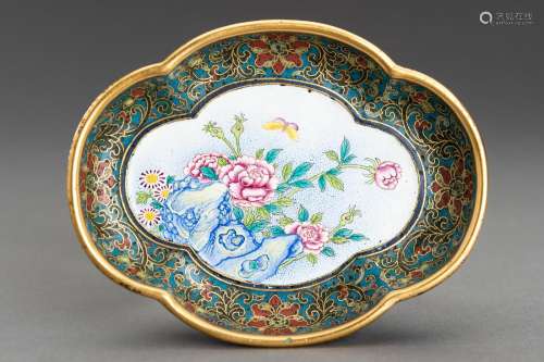 A LOBED CLOISONNÉ \'BUTTERFLY AND PEONIES\' DISH, c. 1920s