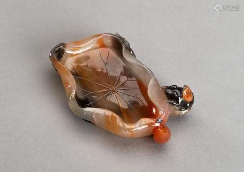 AN AGATE \'LOTUS\' WASHER, 1920s
