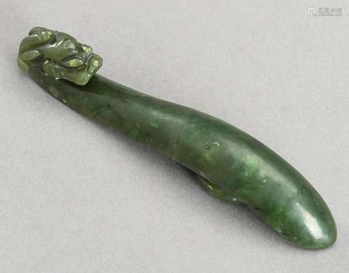 A SPINACH GREEN JADE \'CHILONG\' BELT HOOK