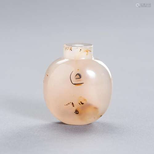 A SHADOW AGATE SNUFF BOTTLE, QING DYNASTY